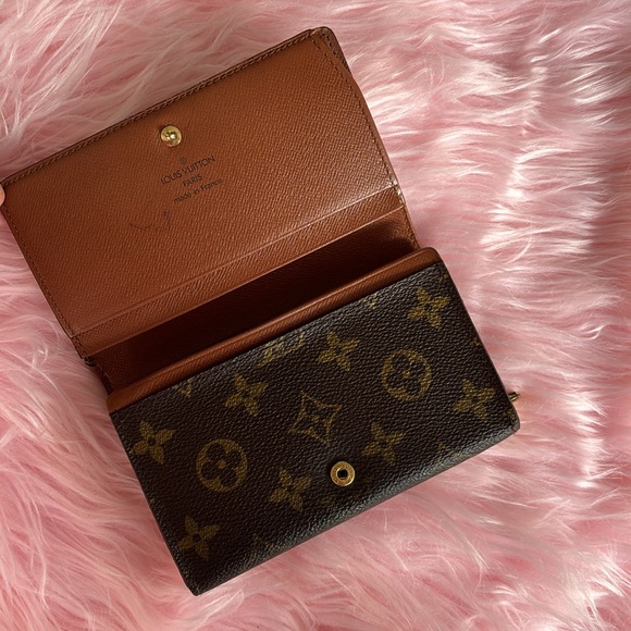 Louis Vuitton Wallet - Picture 3 of 16